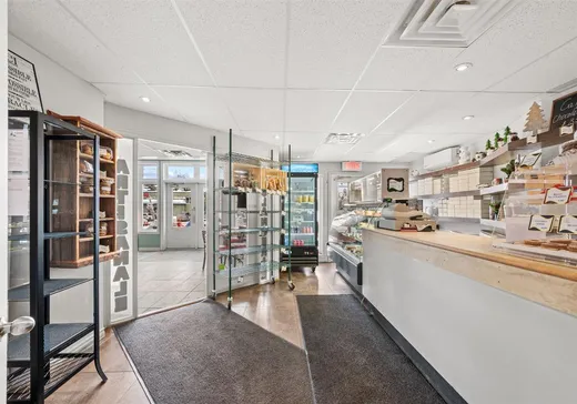 Commercial Property for Sale - 2489 Rue de l'Église, App. 101, Val David, J0T 2N0