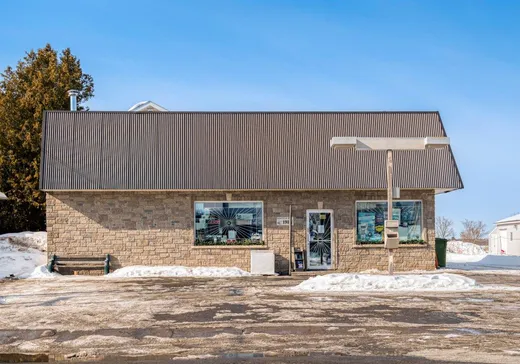 Propriété commerciale à vendre - 191-191A Rue Principale, Saint-Guillaume, J0C1L0