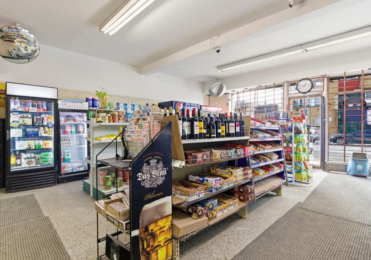 1559 Rue Jean-Talon E. — photo 3