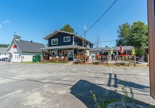 Propriété commerciale à vendre - 1881-1885 Ch. May, Coaticook, J1A2S4