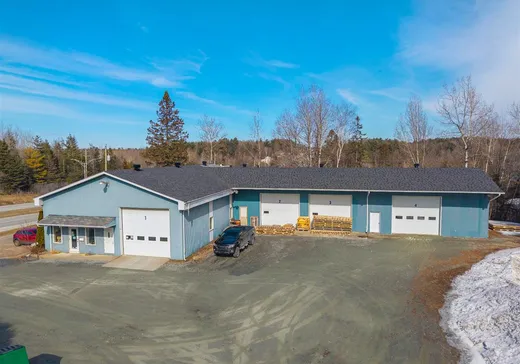 Propriété commerciale à vendre - 6538 Boul. Bourque, Rock Forest, J1N 1H3