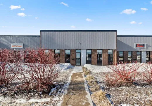 Propriété commerciale à vendre - 644 Boul. Guimond, Longueuil, J4G 1P8
