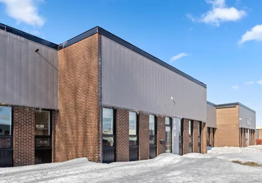 Propriété commerciale à vendre - 644 Boul. Guimond, Longueuil, J4G 1P8