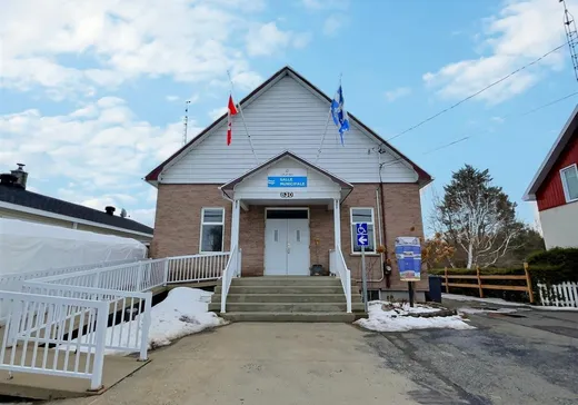 Propriété commerciale à vendre - 830 Rue Principale, Notre-Dame-des-Lourdes, G0S 1T0