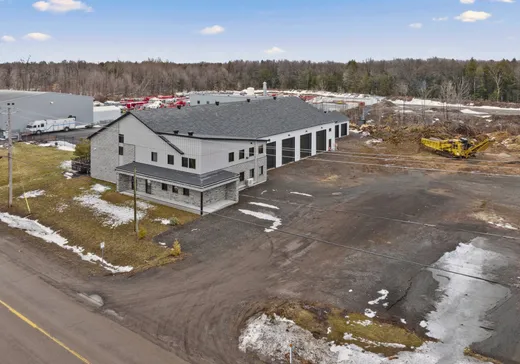 Bâtiment Industriel à vendre - 150 Rue du Parc-Industriel, Lanoraie, J0K1E0