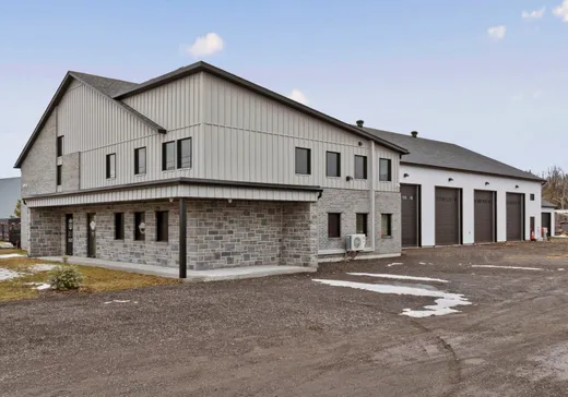 Bâtiment Industriel à vendre - 150 Rue du Parc-Industriel, Lanoraie, J0K 1E0