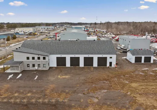 Bâtiment Industriel à vendre - 150 Rue du Parc-Industriel, Lanoraie, J0K 1E0