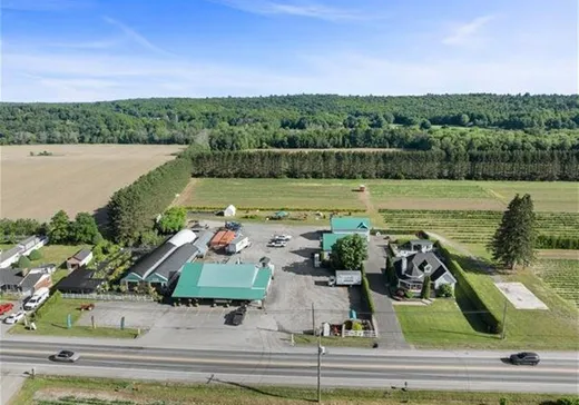 Propriété commerciale à vendre - 1225 Route Principale, Lachute, J8H 3W7