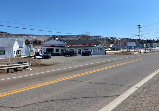 Propriété commerciale à vendre - 330 Boul. Bégin, St-Pacome, G0L 3X0