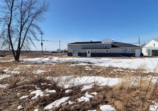 Propriété commerciale à vendre - 330 Boul. Bégin, St-Pacome, G0L 3X0