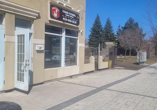 Propriété commerciale à vendre - 116 Boul. Churchill, Greenfield Park, J4V 2L9