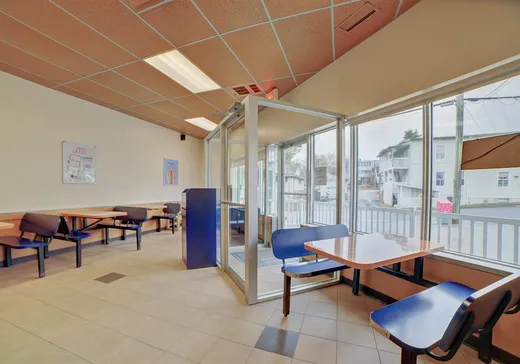 Commercial Property for Sale - 57 5e Avenue, Windsor, J1S 1V5