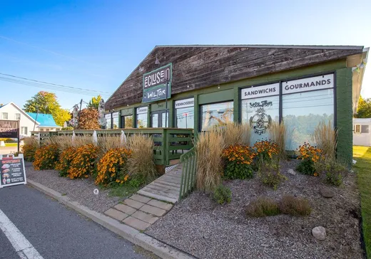 Commercial Property for Sale - 2945-2947 Ch. des Patriotes, Saint-Ours, J0G 1P0