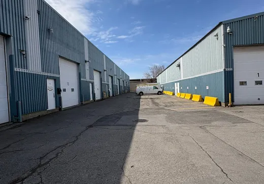 Propriété commerciale à vendre - 1446 Rue Soucy, St-Hubert, J4T 1A3