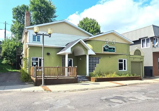 Propriété commerciale à vendre - 777 Rue Commerciale N., Témiscouata-sur-le-Lac, G0L1E0