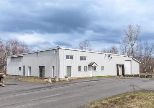 Industrial Building for sale - 10 Av. Desrosiers, Saint-Louis-de-Blandford, G0Z1B0