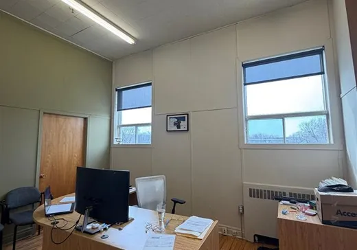 Bâtiment Industriel à vendre - 275 Rue Gouin, Pointe-Claire (Île de Montréal), J0B 2H0