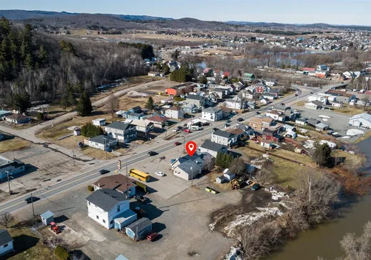 Propriété commerciale à vendre - 390-392 Route 153, Herouxville, G0X 3H0