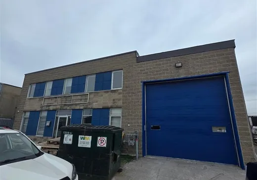 Bâtiment Industriel à vendre - 8223-8225 Rue Lafrenaie, Montréal (Saint-Léonard), H1P2B1