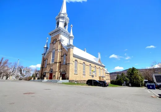 Propriété commerciale à vendre - 1904 Rue St-Vallier, Pohénégamook, G0L 1J0