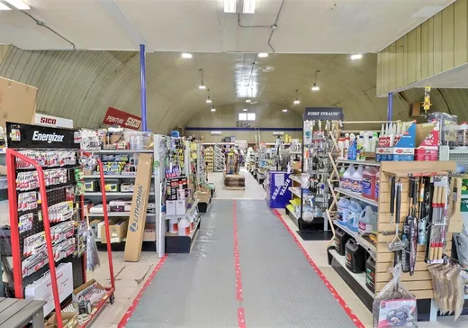 Propriété commerciale à vendre - 251 Boul. Bégin, St-Pacome, G0L 3X0