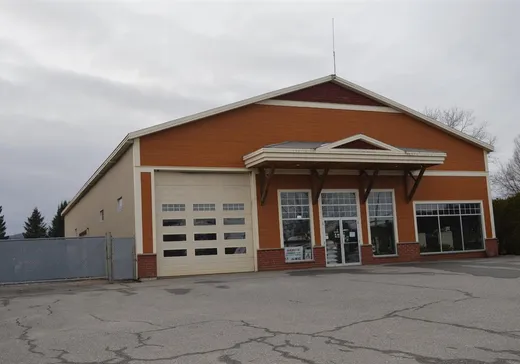 Propriété commerciale à vendre - 337 Rue Principale, Mansonville, J0E 1X0