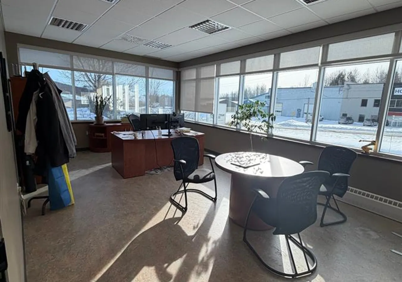 720 Rue Longpré — photo 3