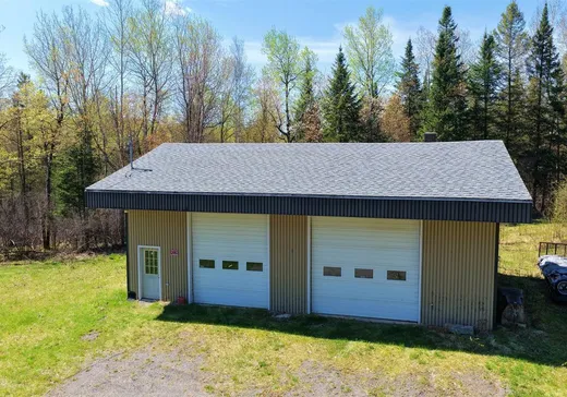 Propriété commerciale à vendre - 313 Rue Lipsey, East Angus, J0B 1R0