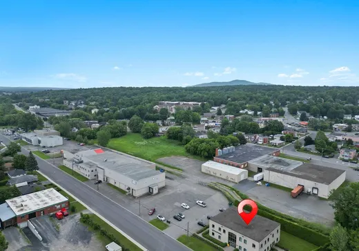 Bâtiment Industriel à vendre - 440C-454C Rue Édouard, Granby, J2G 3Z3
