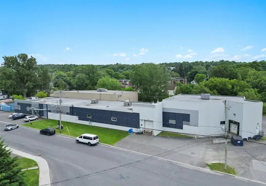 Bâtiment Industriel à vendre - 420 Rue Édouard, Granby, J2G3Y7