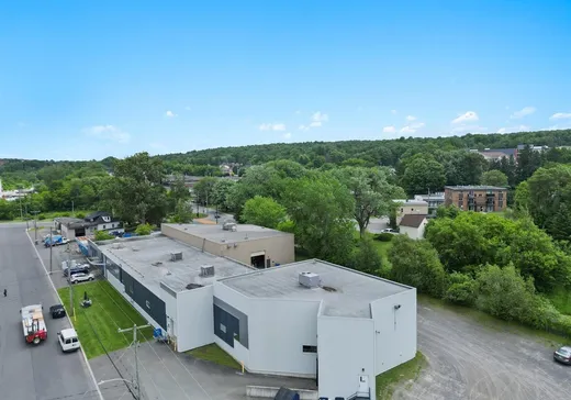 Bâtiment Industriel à vendre - 420 Rue Édouard, Granby, J2G 3Y7