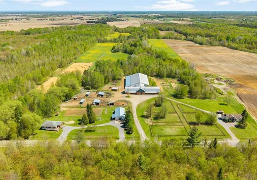 Propriété commerciale à vendre - 1908 Rg St-Félix, Cap-De-La-Madeleine, G0X3J0