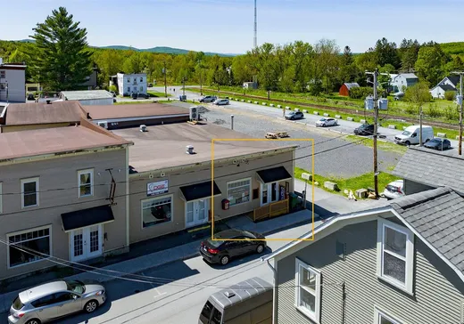 Commercial Property for Sale - 12 Rue du Dépôt, Sutton, J0E 2K0