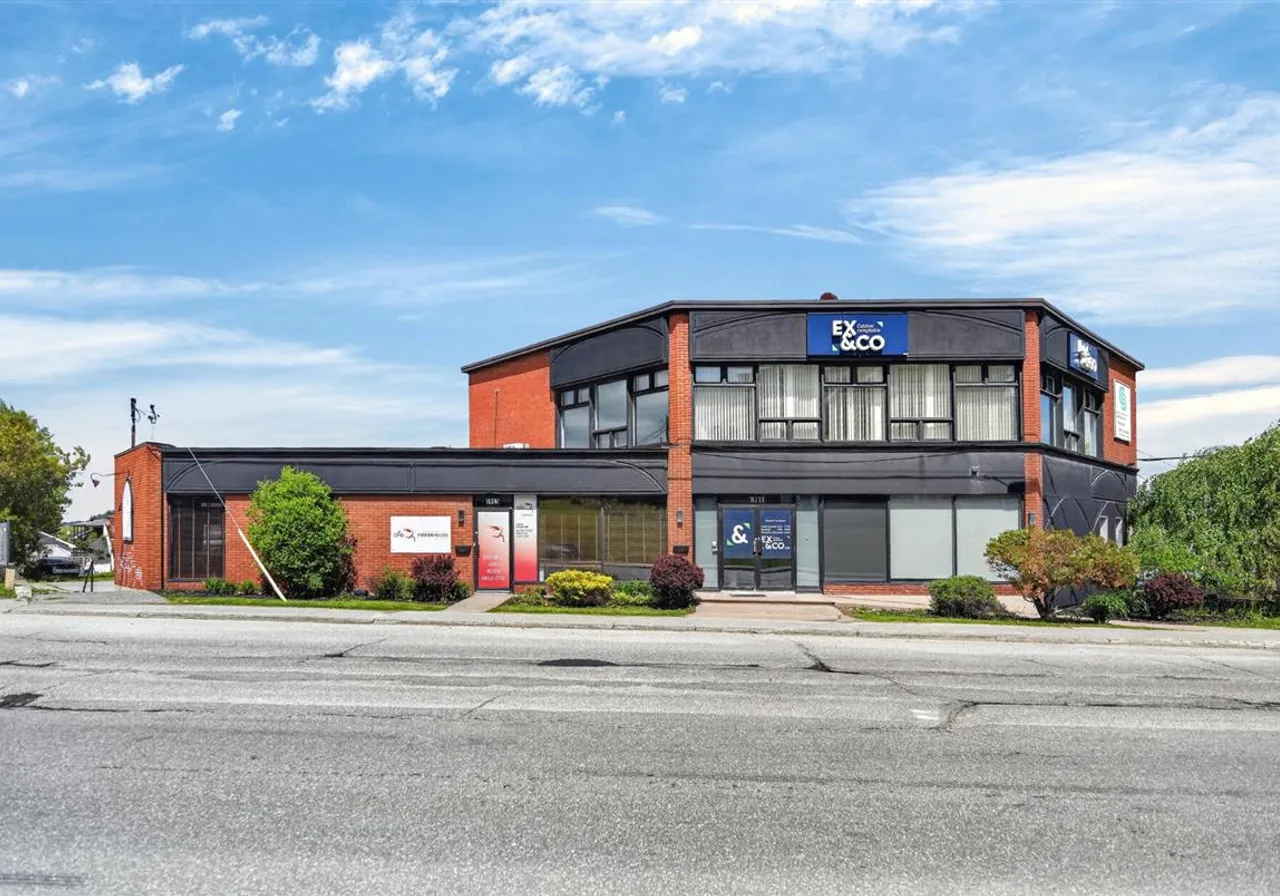 1009-1011 Rue Galt O. — photo 1