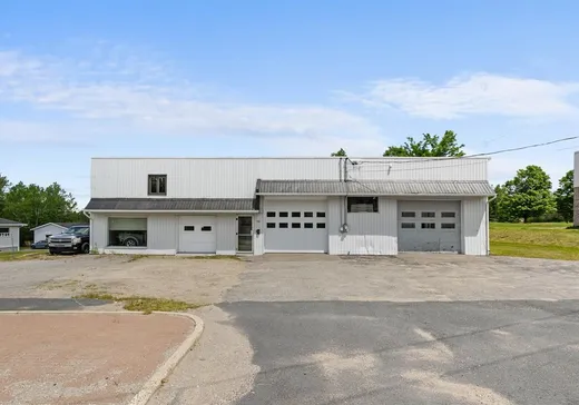 Propriété commerciale à vendre - 1215 Rue Principale, St-Philemon, G0R4A0