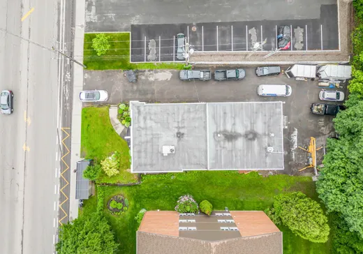 Propriété commerciale à vendre - 3181 Boul. Père-Lelièvre, Les Saules, G1P 2Y3
