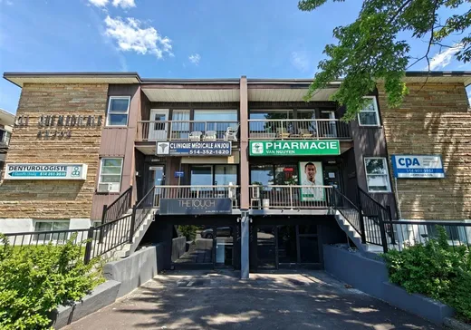 Propriété commerciale à vendre - 8240-8254 Av. de Châtillon, Montréal (Anjou), H1K 1P2