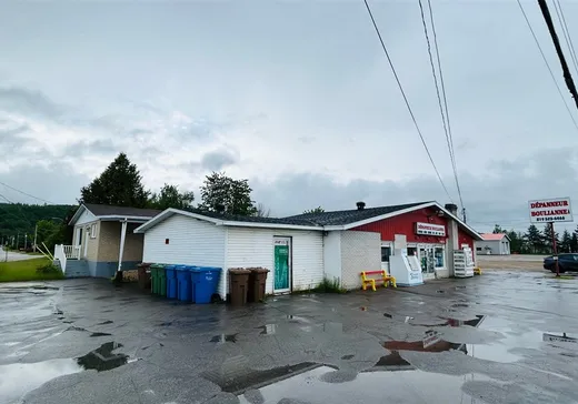 Propriété commerciale à vendre - 1904 Boul. Ducharme, La Tuque, G9X 4S2