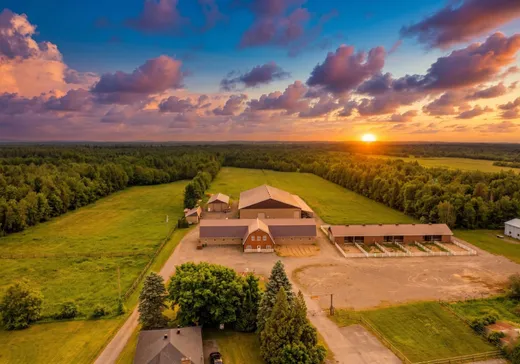 Ferme à vendre - 1818 Av. Principale, Saint-Marc-des-Carrières, G0A 4B0