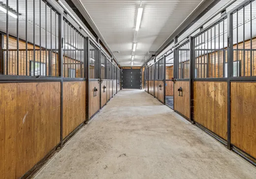 Ferme à vendre - 1818 Av. Principale, Saint-Marc-des-Carrières, G0A 4B0