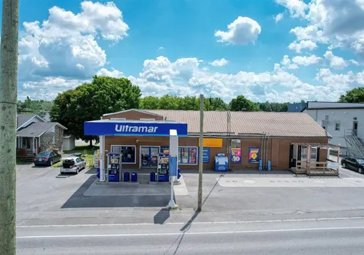Commercial Property for Sale - 294-300 Rue Principale, Upton, J0H 2E0