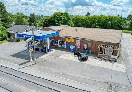 Commercial Property for Sale - 294-300 Rue Principale, Upton, J0H 2E0