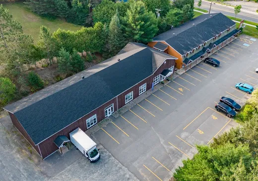 Propriété commerciale à vendre - 578-588 Rue de St-Jovite, Mont-Tremblant, J8E2Z9