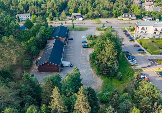Propriété commerciale à vendre - 578-588 Rue de St-Jovite, Mont-Tremblant, J8E 2Z9
