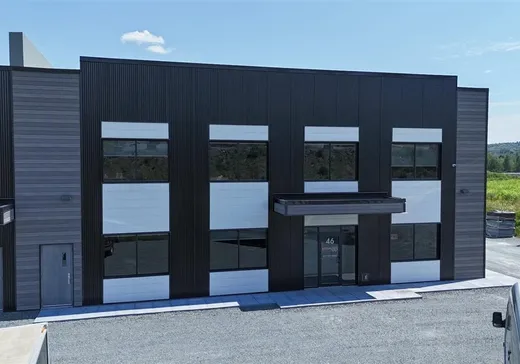 Industrial Building for Sale - 46 Rue des Sources, Windsor, J1S 0J4