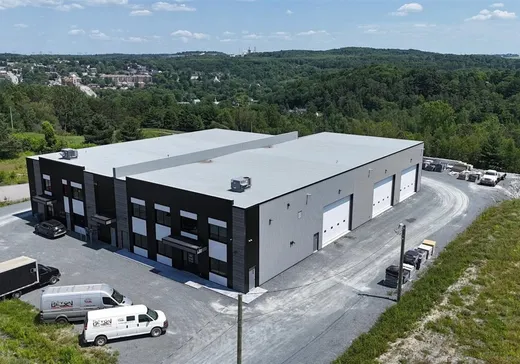 Industrial Building for Sale - 46 Rue des Sources, Windsor, J1S 0J4
