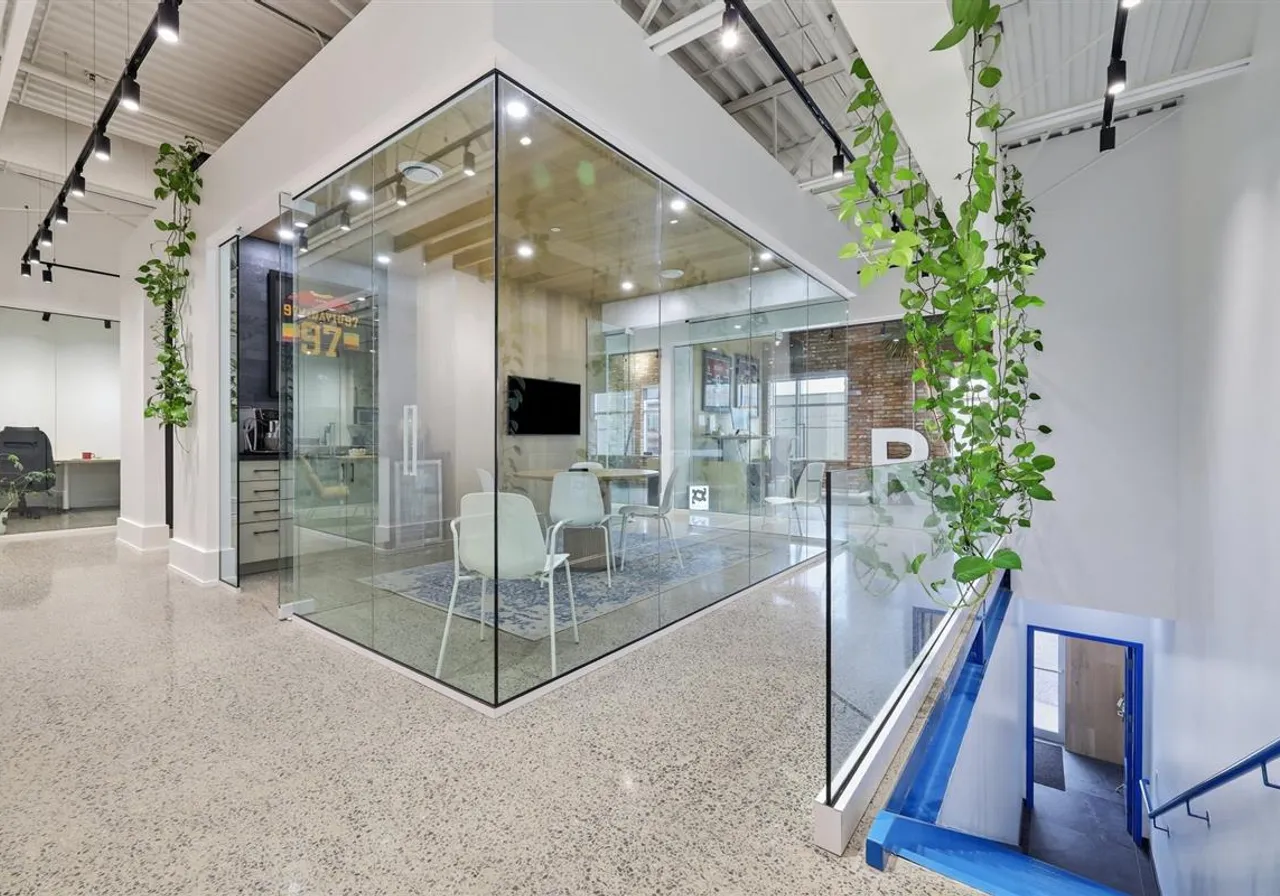 933 Rue des Forges — photo 2