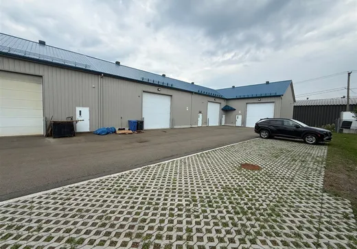 Bâtiment Industriel à vendre - 1245 Rue J.-A.-Bombardier, St-Nicolas, G7A 2P4
