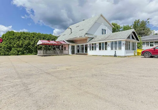 Propriété commerciale à vendre - 700 Route de Lac-à-la-Tortue, Shawinigan, G0X1L0