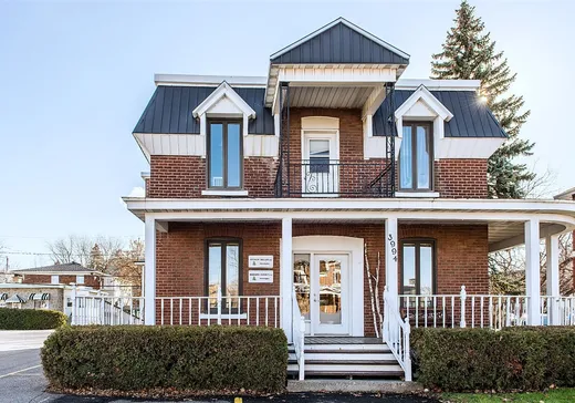 Propriété commerciale à vendre - 3994-3994B Boul. St-Martin O., Laval (Chomedey), H7T1B8